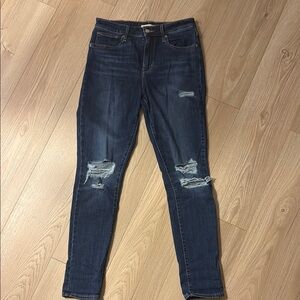 Womens Levi’s jeans size 29